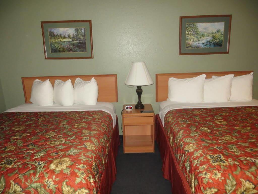 קרסטד באט Old Town Inn מראה חיצוני תמונה